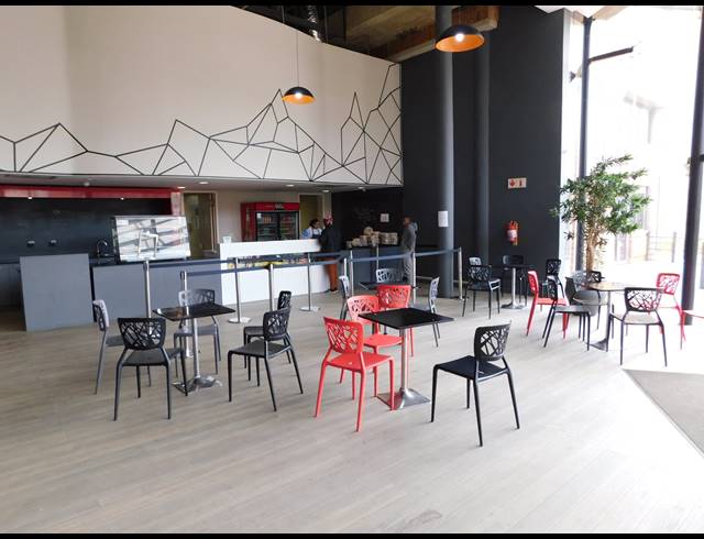 2,000M² OFFICE TO LET IN FERNDALE